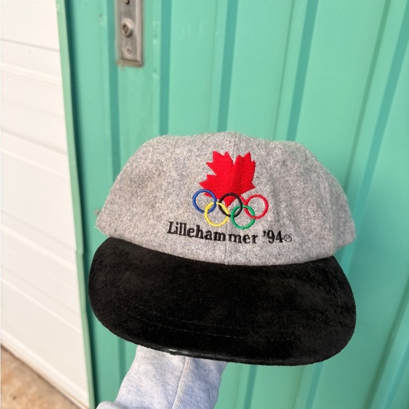 Vintage 1994 Lillehammer Olympics Canada hat velour grey black - Picture 1 of 6